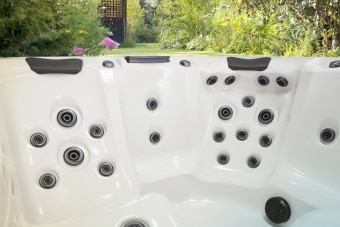 LH Series Hot tub by Master Spas