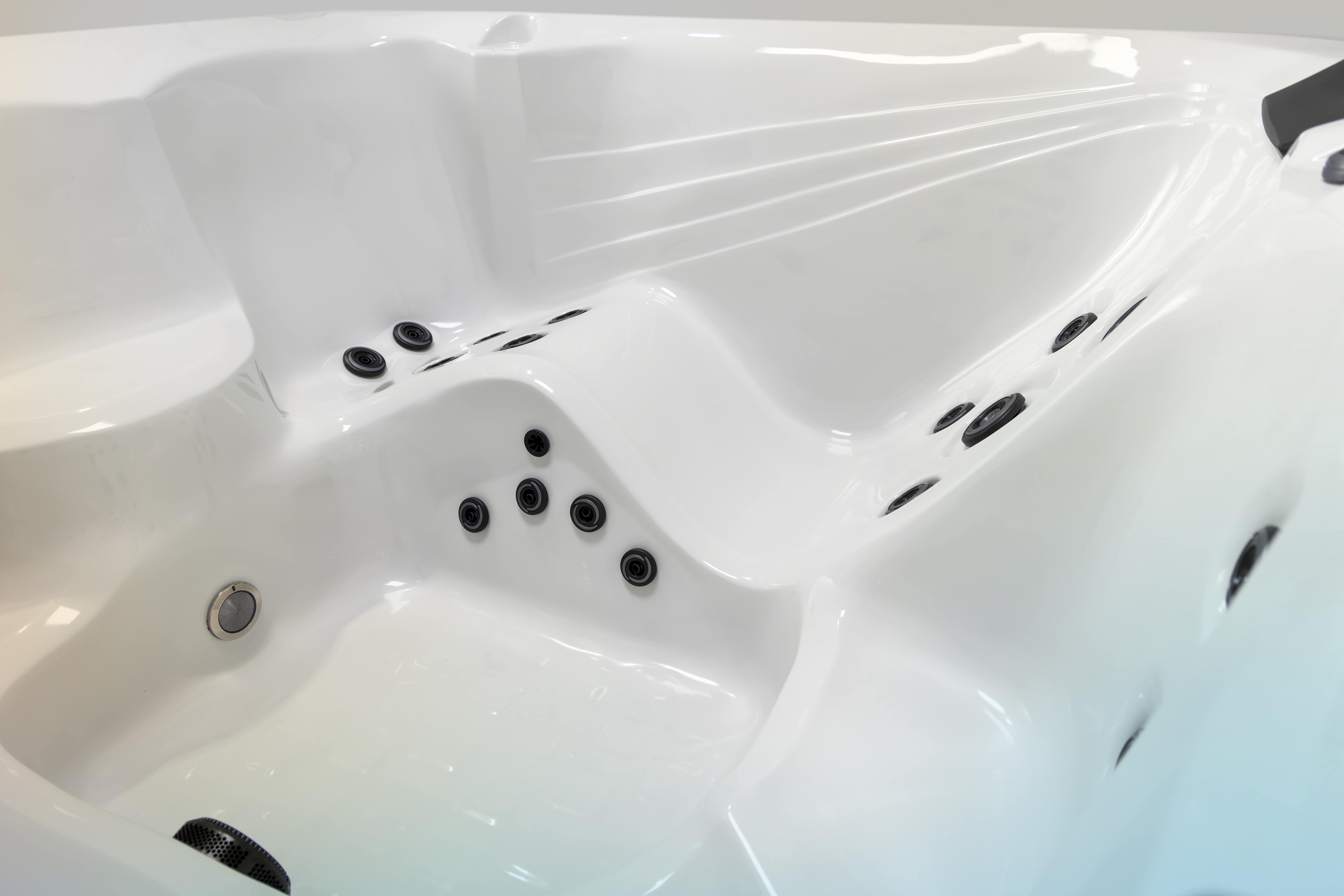 Hydrotherapy hot tubs in Grand Rapids, Michigan